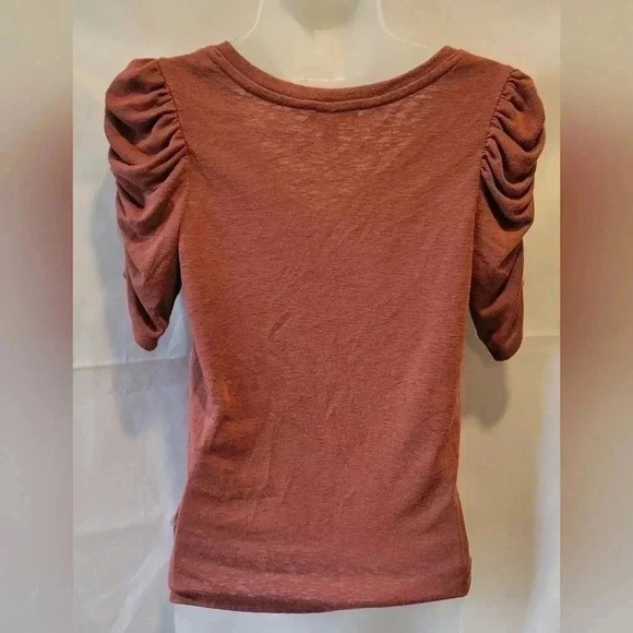 EXPRESS Slub Puff Sleeve V-Neck Tee, burnt orange, size small - Picture 7 of 11